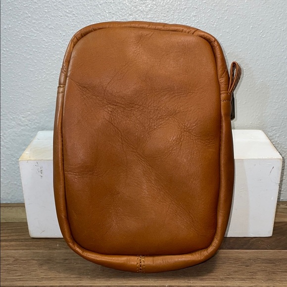 Sarge Cognac Leather Travel Work Academic Neutral Bag Zip Close Compact Organize - Picture 1 of 14
